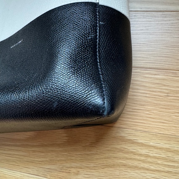 Celine Vertical Cabas Crossbody Bag - black and off white - Picture 9 of 9